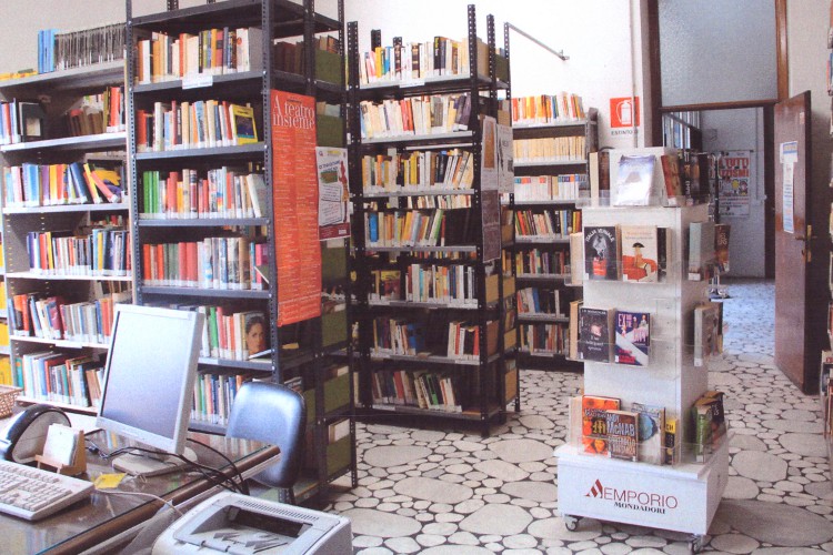 Biblioteca G. Varesi